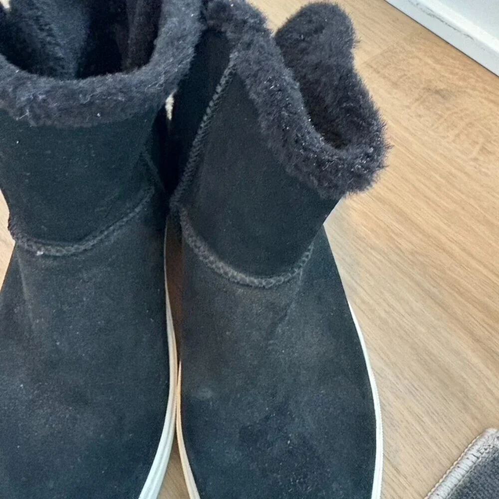 ** Ugg Womens Priya Plush Sneaker 1109632 Black Wool Round Toe Winter Boots 8